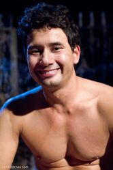 Ты будешь делать только то, что тебе прикажу Ты понял, раб?