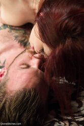 Хотел же крутую бабу! Получи!