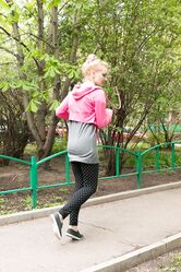 Пизду помыла, а побрить забыла