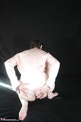 Ну как тебе мой стриптиз? Хоть немного возбуждает?