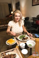 И вообще я красавица, а не жалкая блядь!