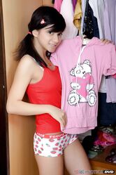 Ей всего 18, а она такими непотребствами занимается!